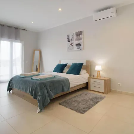 Luxury With Pool Steps From Marina & Old Tow Villa Albufeira