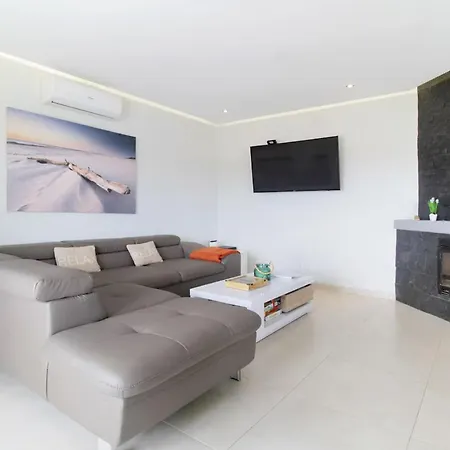 Luxury With Pool Steps From Marina & Old Tow *