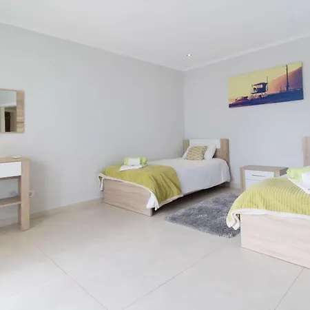 Luxury With Pool Steps From Marina & Old Tow * Albufeira