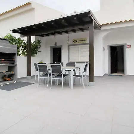 Villa Luxury With Pool Steps From Marina & Old Tow